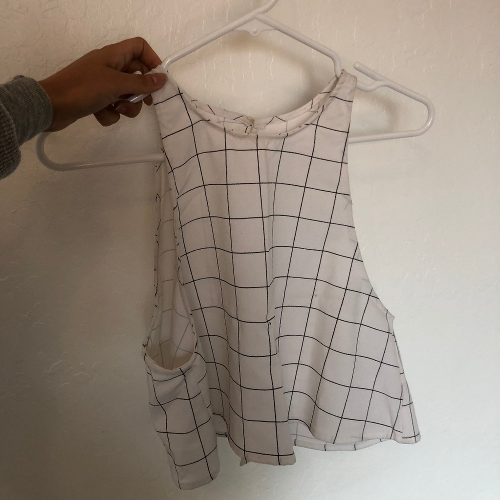 Trendy white AA croptop w/design